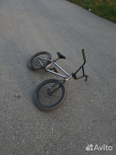 Трюковой велосипед BMX