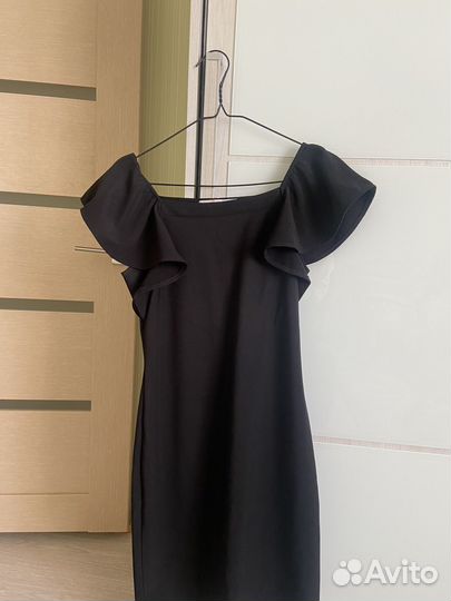 Маленькое черное платье