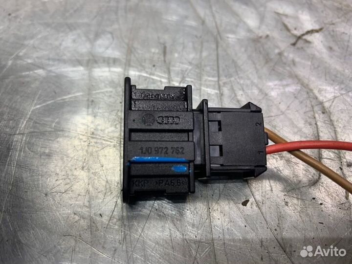 Гнездо прикуривателя Volkswagen Passat B6