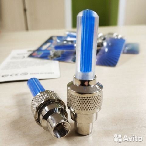 Светящиеся колпачки на ниппель Синие 2 штуки