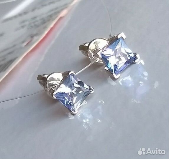 585 серьги нат.танзаниты 0,682ct Новые гвоздики