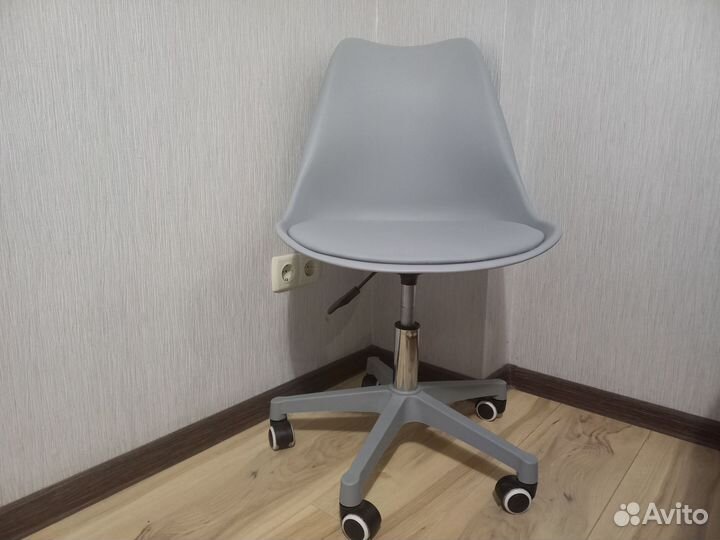 Стул компьют пластик и экокожа серый за 2 шт 5000