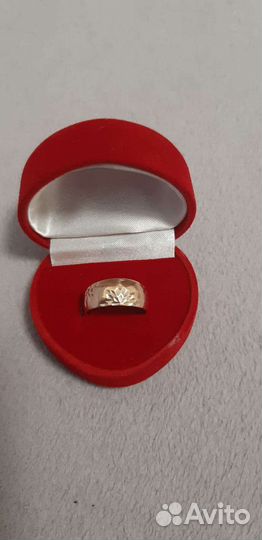 Золотое кольцо 585 пробы 17р