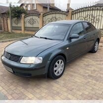 Volkswagen Passat 1.8 AT, 2000, 388 000 км, с пробегом, цена 300 000 руб.