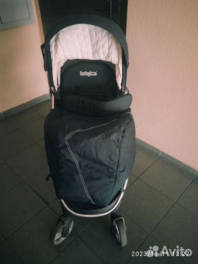 Прогулочная коляска