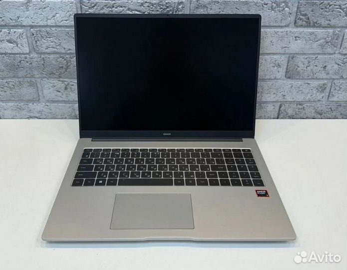 Honor X16 plus R7 8845HS 32\1000 120HZ AMD 780M