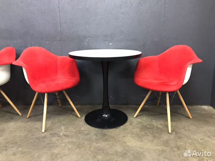 Столы и кресла