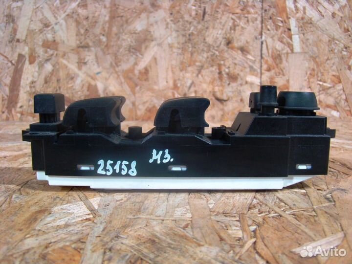 Mazda 3 BL Блок управления стеклоподъемниками