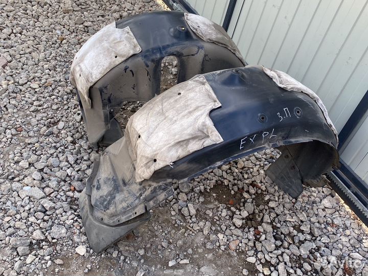 Задний подкрылок Ford Explorer V 5 рест
