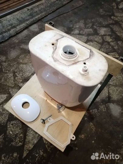 Бачек смывной