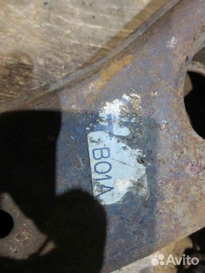 Рычаг передний правый Mazda 323 1.8 1998