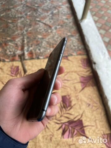 Телефон iPhone 8 64 gb