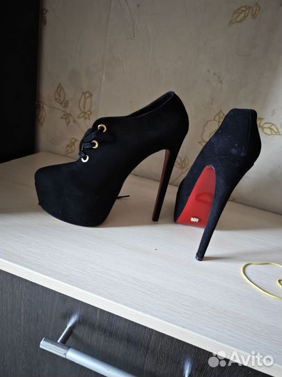 Обувь женская 39 размер