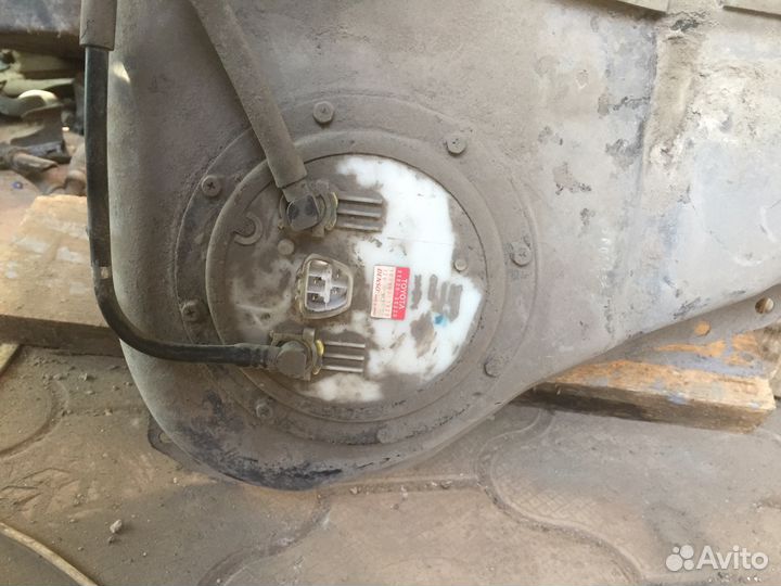 Lexus GS 450h бензонасос в сборе