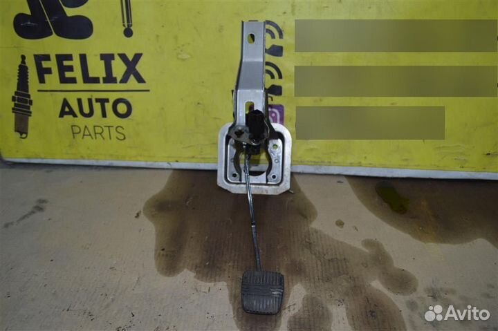 Педаль тормоза Nissan Sunny fb15 1998-2005