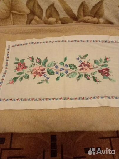 Вышитая дорожка