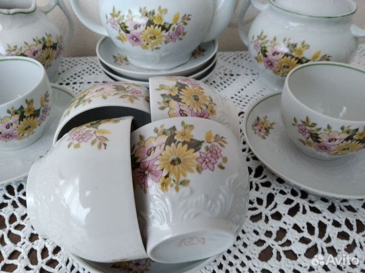 Сервизы чайный и кофейный