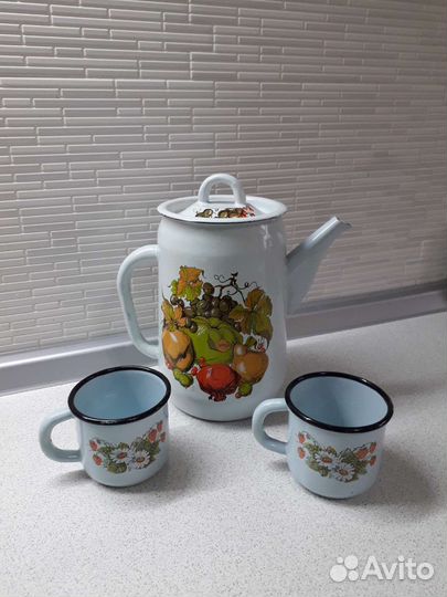 Ложки и вилки,половник и лопатка. Кофейник