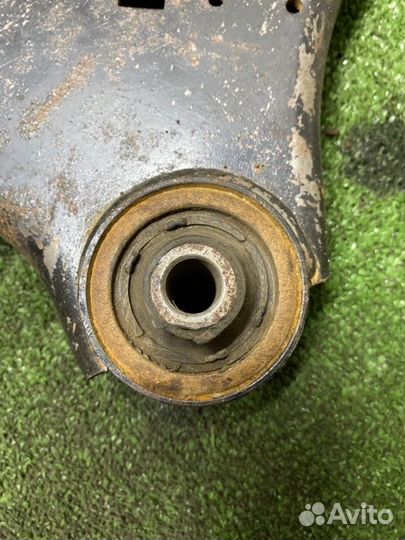 Рычаг подвески передний левый Ford Mondeo седан