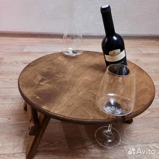 Винный столик деревянный