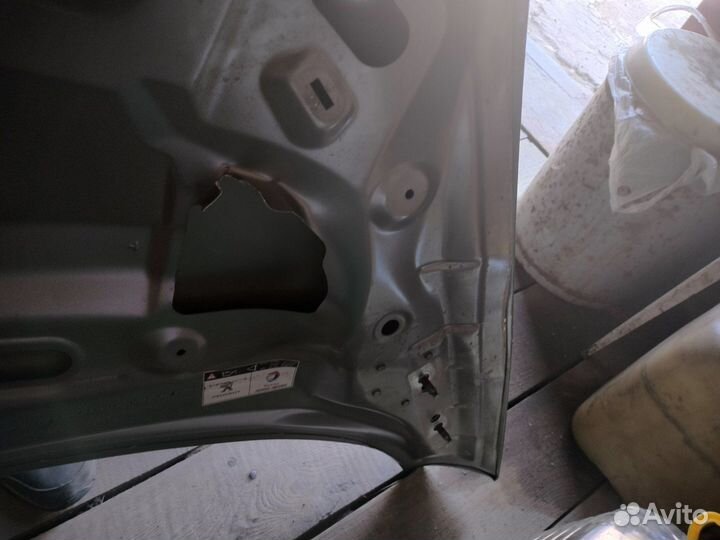 Капот Peugeot 3008 (7901Q8)