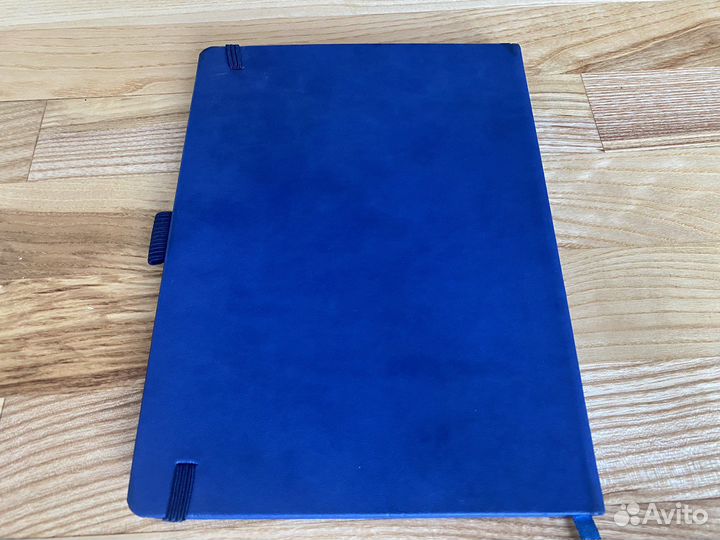 Ежедневник с резинкой синий и креплением для ручки