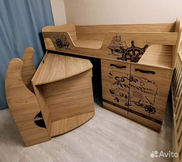 Детская кровать чердак Корсар со столом