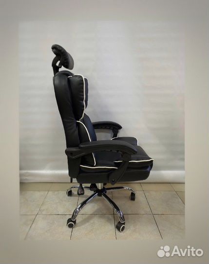 Офисное кресло с подголовником