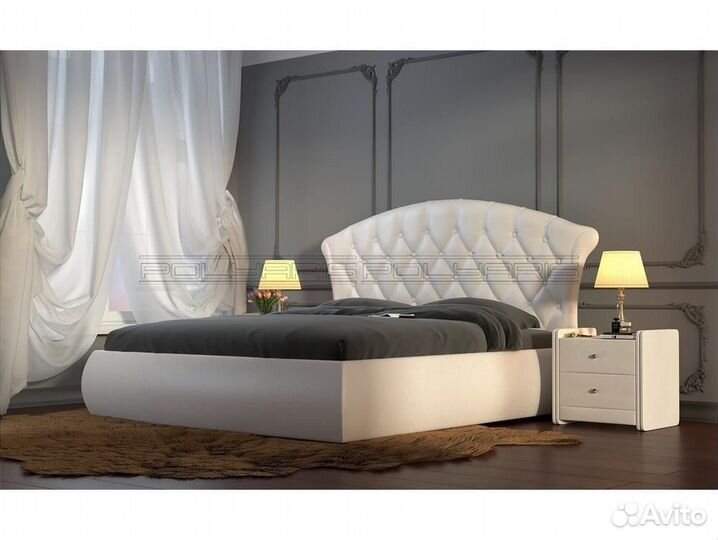 Кровать в мягкой обивке 