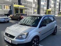 Ford Fiesta 1.4 MT, 2005, 208 600 км, с пробегом, цена 330 000 руб.