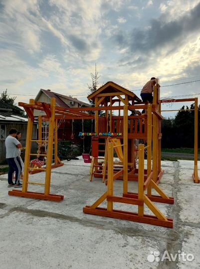 Детская площадка для всей семьи