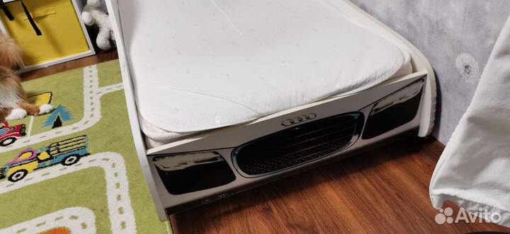 Детская кровать машина с матрасом