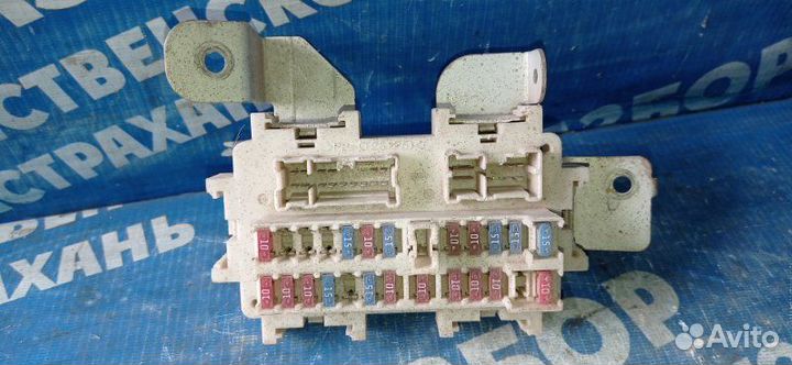 Блок предохранителей салона Mitsubishi Outlander