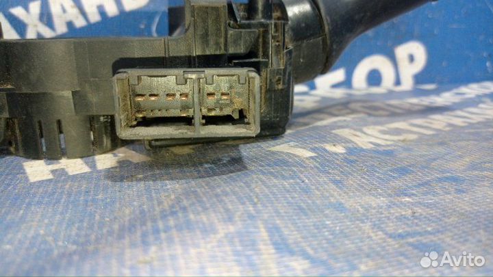 Блок подрулевых переключателей Toyota Matrix