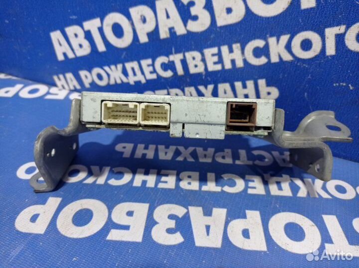 Блок управления магнитолой Toyota Highlander