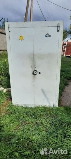 Сейф металлический