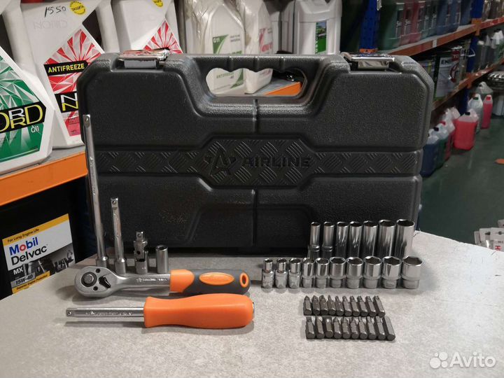 Набор головок и принадлежностей 1/4 43пр airline