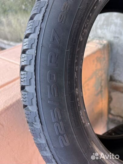 Nokian Tyres Hakkapeliitta 8 225/50 R17 98T