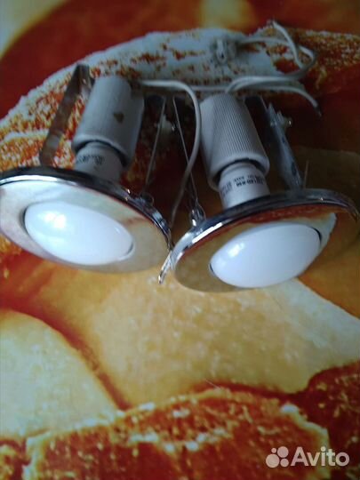 Точечные светильники 23 шт