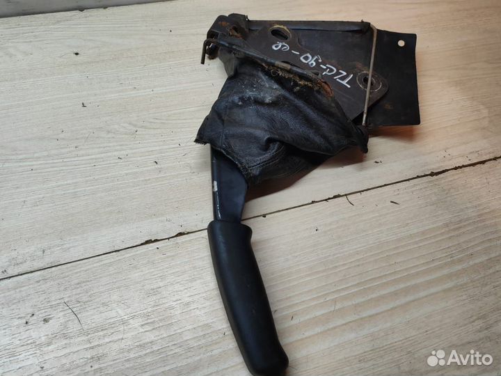 Ручник Toyota Land Cruiser 90 Prado