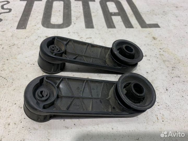 Ручка стеклоподъемника Renault Logan K7J710 2008