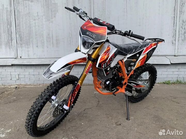 Мотоцикл Regulmoto Athlete 250 21/18 витринный