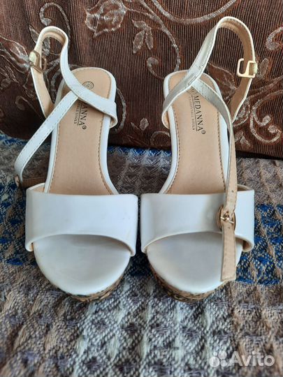 Босоножки женские
