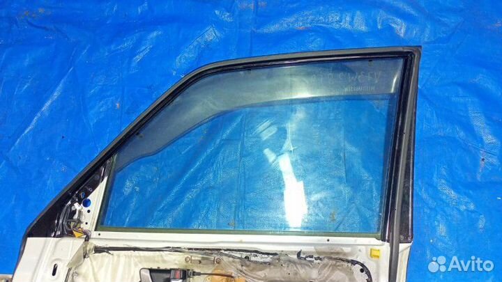 Дверь боковая передняя правая Mitsubishi Pajero