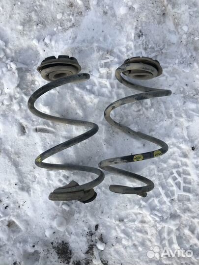 Пружины задние на Nissan Cube II (Z11) 2002 2008г