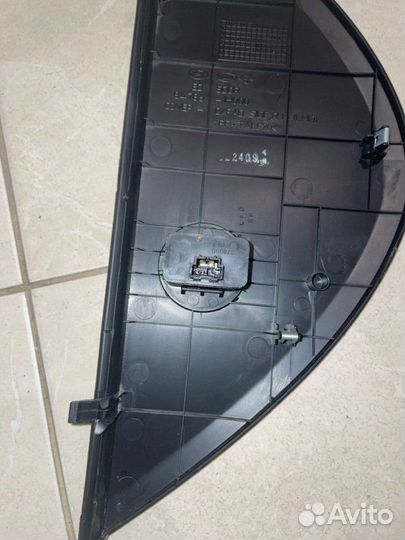 Накладка торпедо передняя правая Kia Ceed D4FB