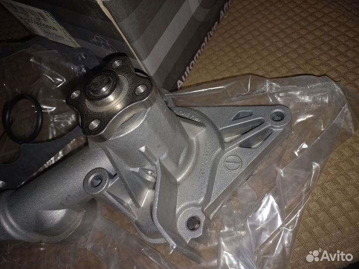 Помпа водяная на Hyundai Mitsubishi Proton