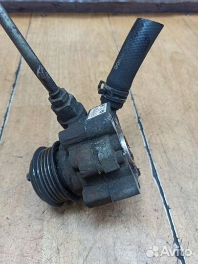 Насос гидроусилителя руля Ford Mondeo N7BA 2007