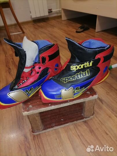 Лыжные ботинки