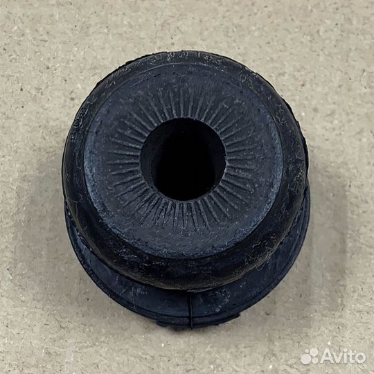 Сайлентблок подрамника Audi 80 B4 (оригинал)